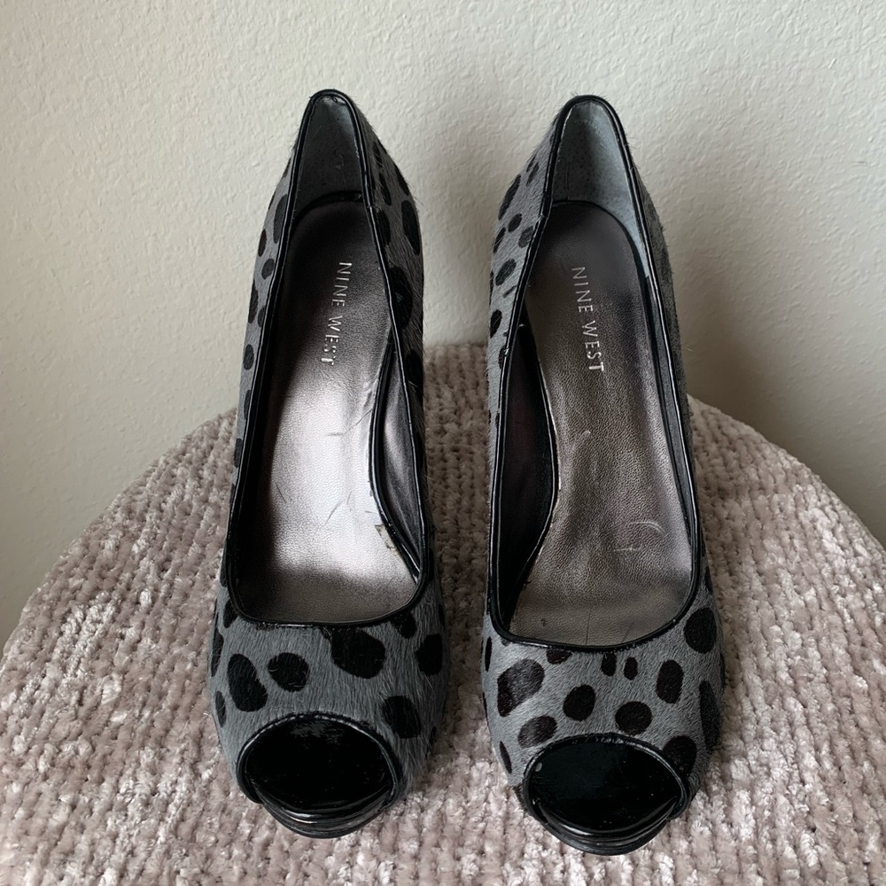 NINE WEST Pony Hair Print Peep Toe Heels 7.5 - Picture 5 of 12